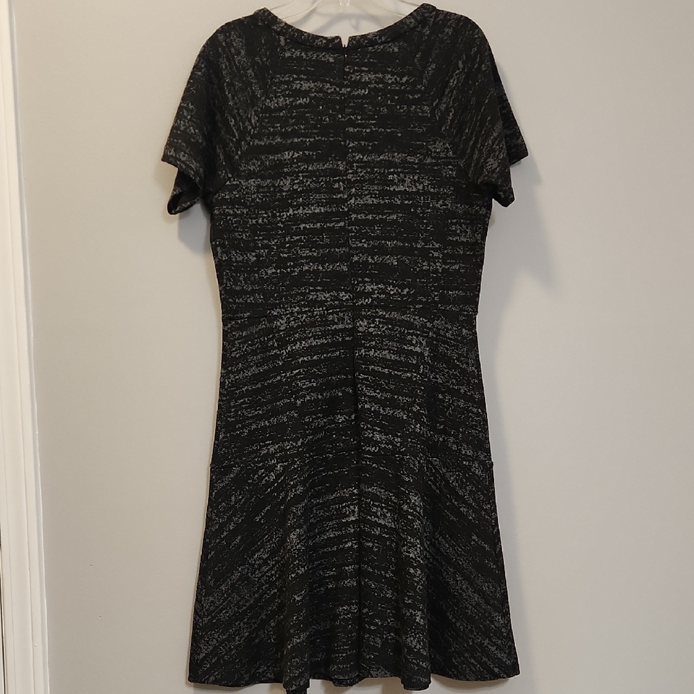 LOFT Black Heathered Short Sleeve Fit & Flare Dress Size 4 Business Casual - Picture 2 of 7